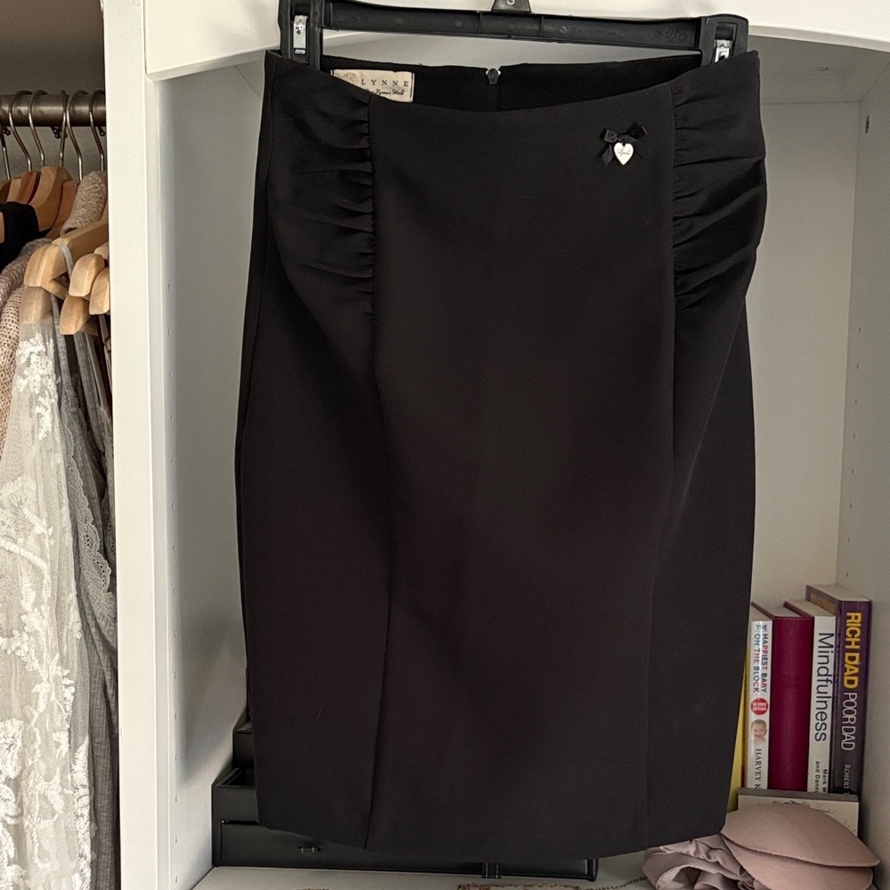 Elegant Black Pencil Skirt with Heart Detail from Paris, France